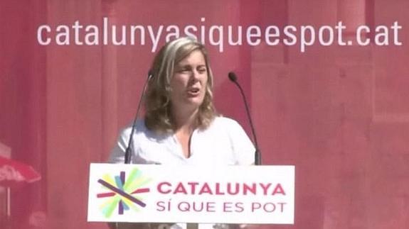 Una dirigente de Podemos llama 'gilipollas' a una mujer del público en un mitin