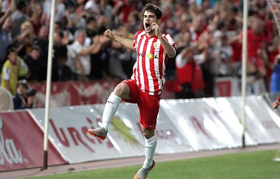 Pozo celebra el gol del triunfo ante Osasuna, el último conseguido por los rojiblancos.