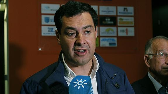 l Presidente del PP Andalucia, Juanma Moreno, durante su visita al centro de negocios "Mi Bussines Space de Huercal", en Almeria. 