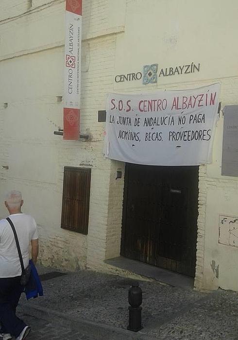 Las instalaciones estaban ayer cerradas por la reunión en Sevilla.