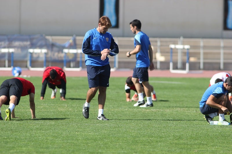 El Almería jugará con lo que tiene 'sano'