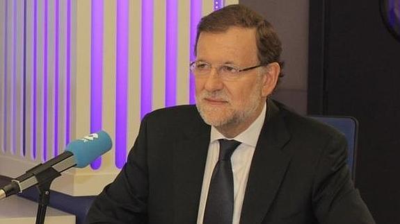 Las redes se ceban con las 'meteduras de pata' de Rajoy como comentarista deportivo en COPE