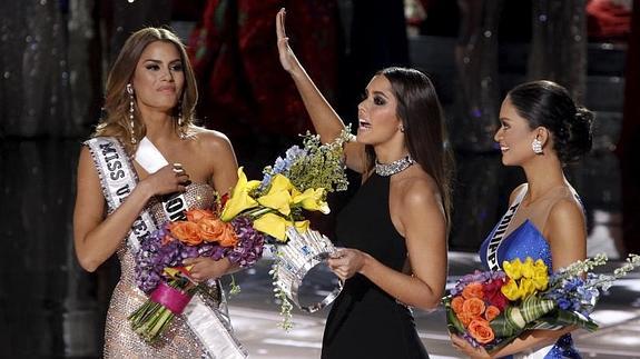 El esperpento de Miss Universo: coronan a Miss Colombia en lugar de Miss Filipinas