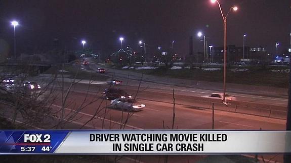 Muere en un accidente por masturbarse el volante viendo porno en su móvil