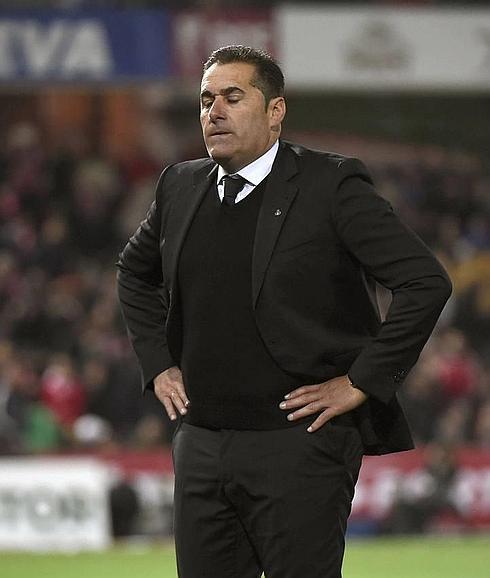 El entrenador del Granada, José Ramón Sandoval 