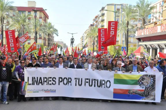 Los grupos políticos de Linares se unen «para dar la castaña» por la industria