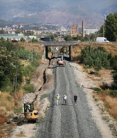 Las obras del tren en Loja, paralizadas porque la empresa exige más dinero