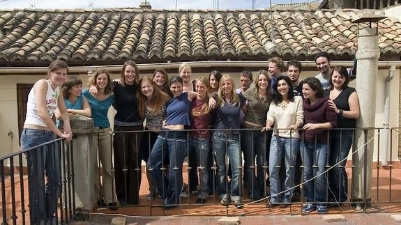 En 2006, estos estudiantes erasmus eran los inquilinos del edificio desalojado en la calle Cuchilleros. 