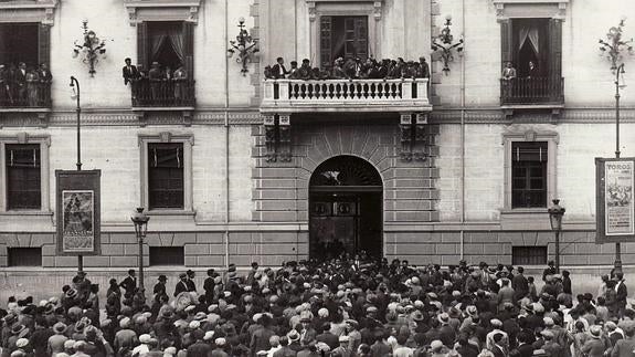 La Plaza del Carmen durante la proclamación de la II República 