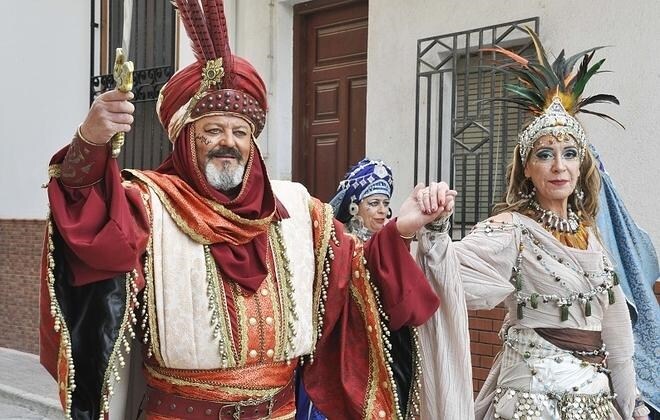 Multitudinaria celebración de las fiestas de Moros y Cristianos