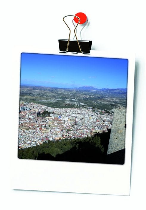 Vistas de la capital desde el Castillo de Santa Catalina. Jaén es el territorio con más fortalezas de Europa.