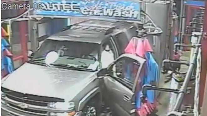 El autolavado más catastrófico de la historia