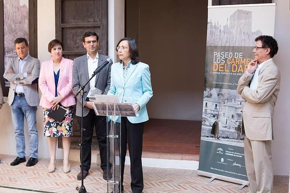 La consejera de Cultura, Rosa Aguilar, en su visita de ayer a Granada.