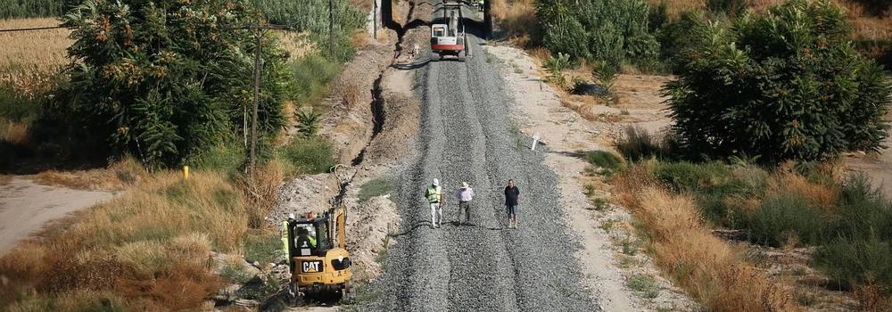 Obras en la vía a su entrada a la capital granadina. 