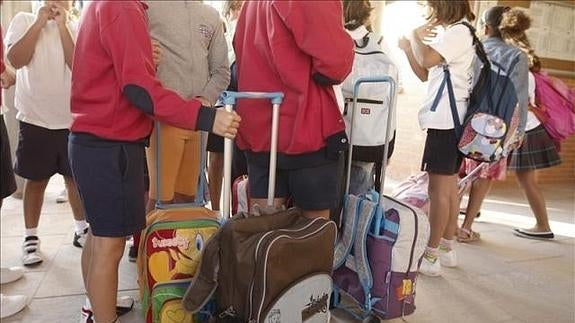 Da positivo en cocaína y cannabis cuando conducía un autobús escolar con 35 niños