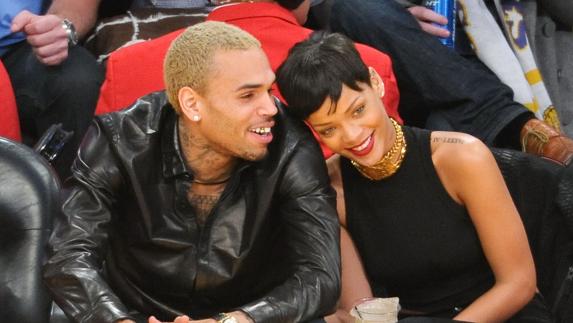 El rapero Chris Brown pega una paliza a su mánager