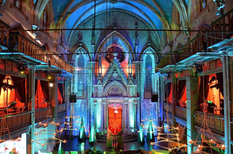 Imagen del interior de la sinagoga que acoge la Fundación Ángel Orensanz.