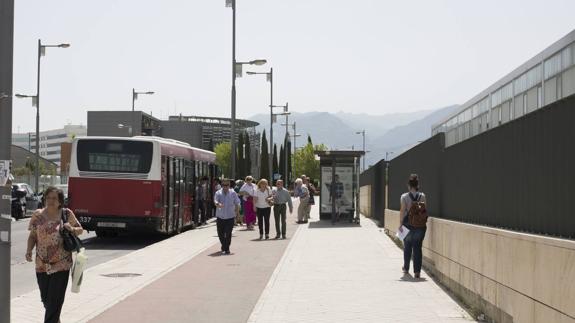 Autobuses sin transbordos y todos los días hasta el nuevo hospital
