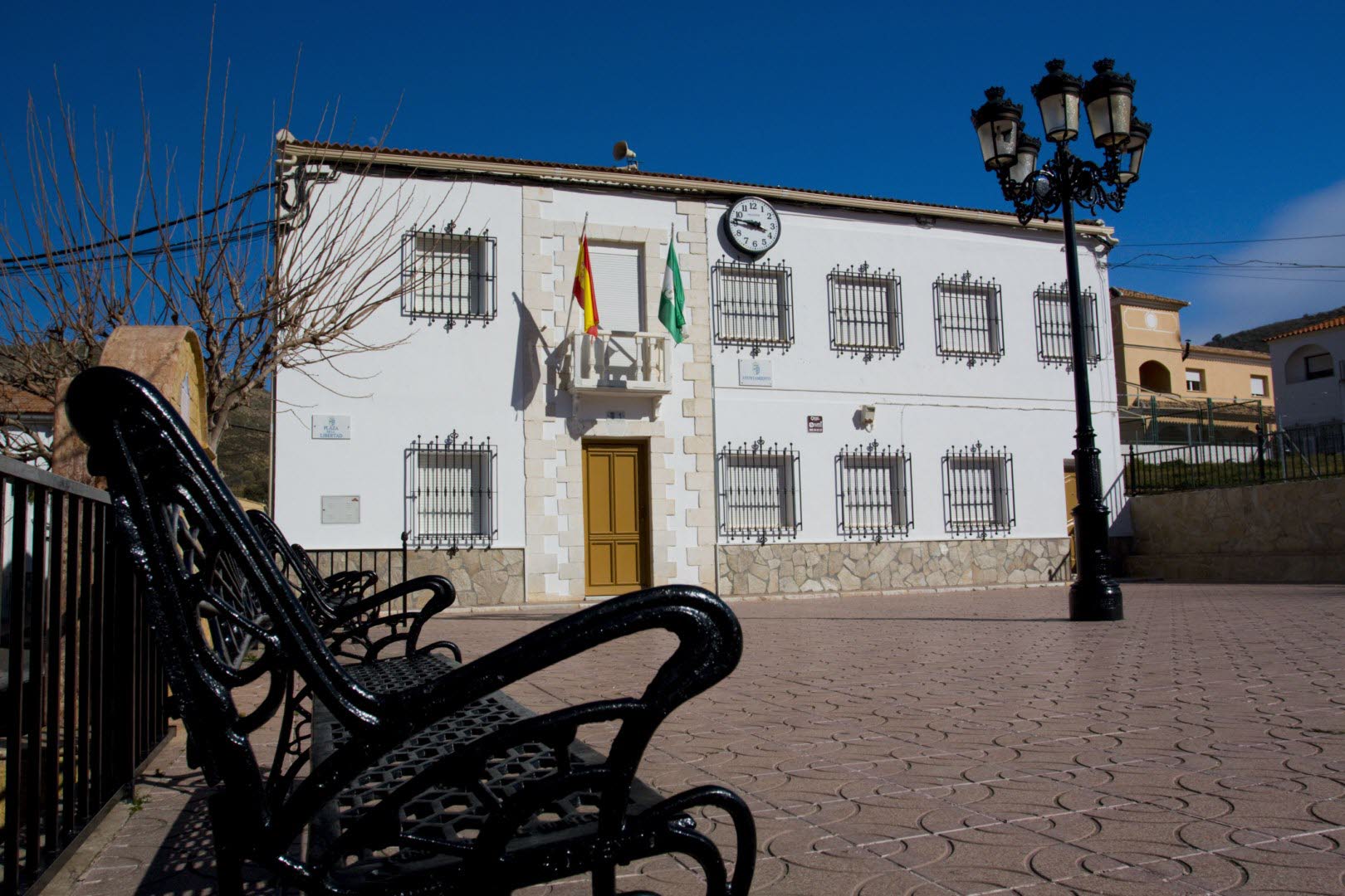 Vista del Ayuntamiento de Chercos.