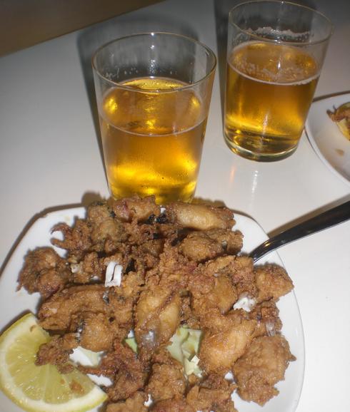 Cerveza y 'pescaíto' frito de tapa, la combinación perfecta