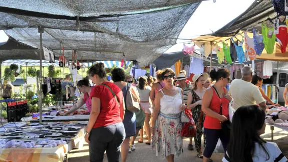 El mercadillo vuelve a su antigua ubicación hasta que pase la Feria de San Agustín