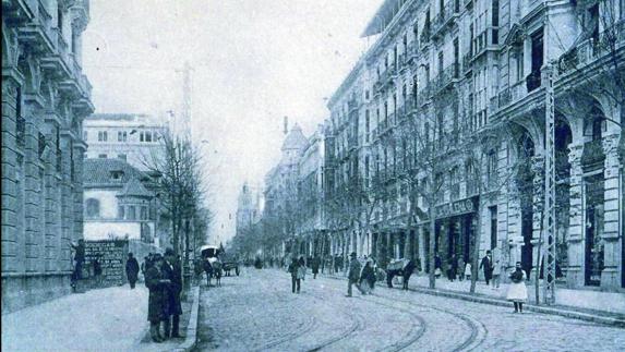 Vista de primeros años de la calle Gran Vía de Colón.