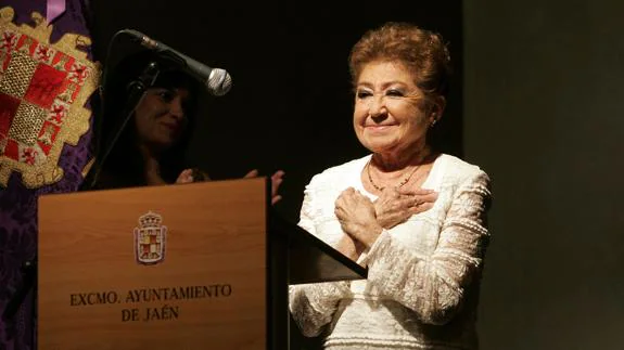 Rosario López, cuando recibió la medalla de Jaén. 