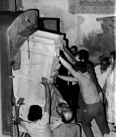 En la madrugada del 15 de septiembre de 1971, la Dama de Baza es trasladada al Museo Arqueológico Nacional. 