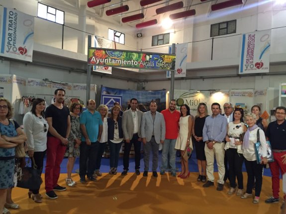 De la Torre, en el centro, en un acto con autónomos celebrado ayer en Alcalá. 