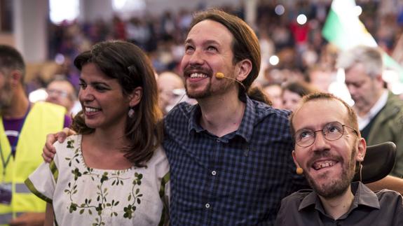 Teresa Rodríguez y Pablo Iglesias
