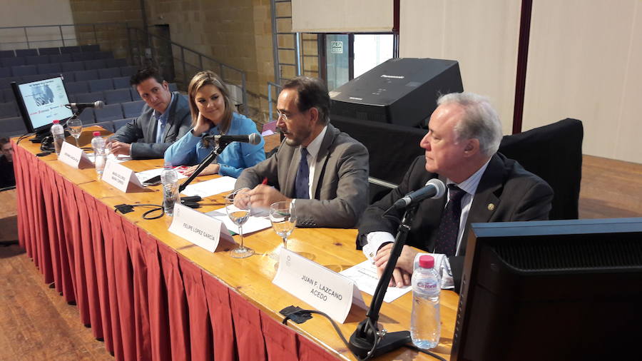 Felipe López pone a la autovía del Olivar como ejemplo de innovación