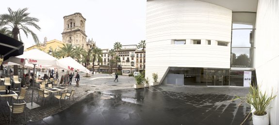 Imagen del edificio del Centro Lorca, situado en la plaza de la Romanilla.