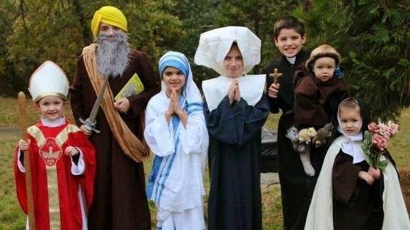 Misioneras de Granada preparan un 'Holywins' con disfraces de santos frente a 'Halloween'