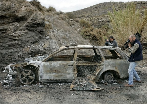 El cadáver de Bru fue hallado completamente calcinado y con un impacto de bala el 17 de julio de 2008 junto a la A-92, a la altura de Gérgal.