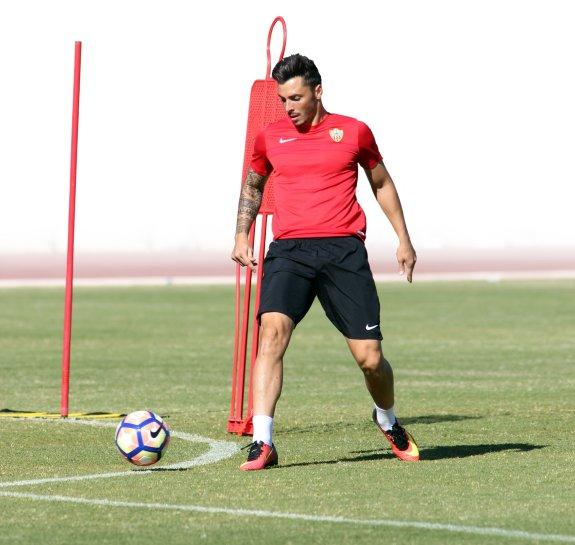 Ximo Navarro ha sido titular en todos los partidos ligueros disputados esta campaña