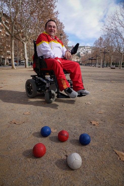El 'gran embajador' de Pórtugos dice adiós al deporte profesional después de tres paralimpiadas.