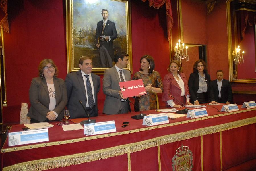 El alcalde de Granada se une a un proyecto de la ONU por la igualdad de hombres y mujeres