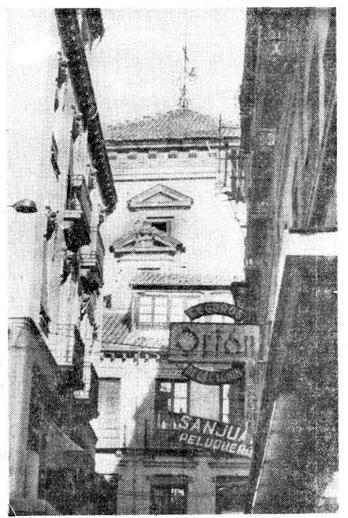 Vista exterior de la iglesia tal y como estaba en 1971 cuando se derribó 