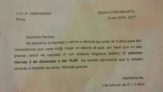 Un colegio público de Elche prohíbe a los niños llevar adornos religiosos por Navidad