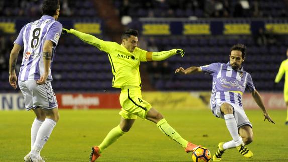 El Almería mantiene su identidad, pero no encuentra el gol