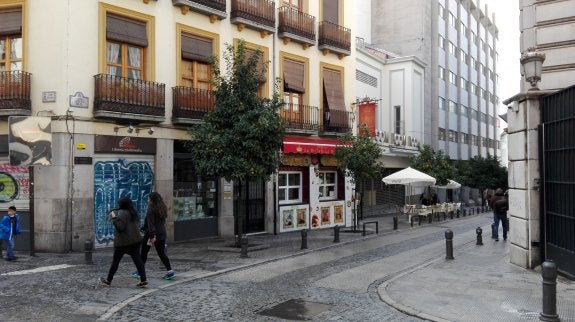 El lugar de los hechos, entre calle Elvira y Cárcel Baja, junto a la sede de la fiscalía.