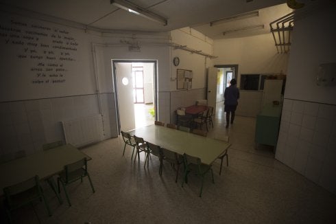 Interior del centro infantil Cartuja, sin electricidad.