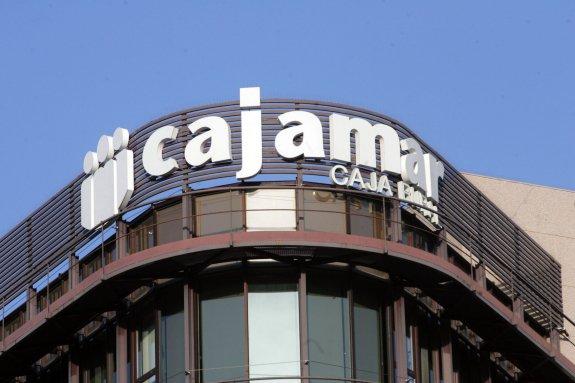 Sede social de Cajamar Caja Rural, en la plaza de Barcelona de la capital almeriense.