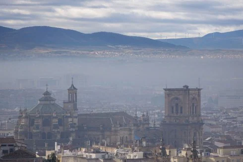 Nube de contaminación sobre Granada.