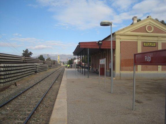 Estación de Pulpí, cerca de la cual se inicia el tramo de la Línea de Alta Velocidad entre Murcia y Almería que sigue sin ejecutarse.