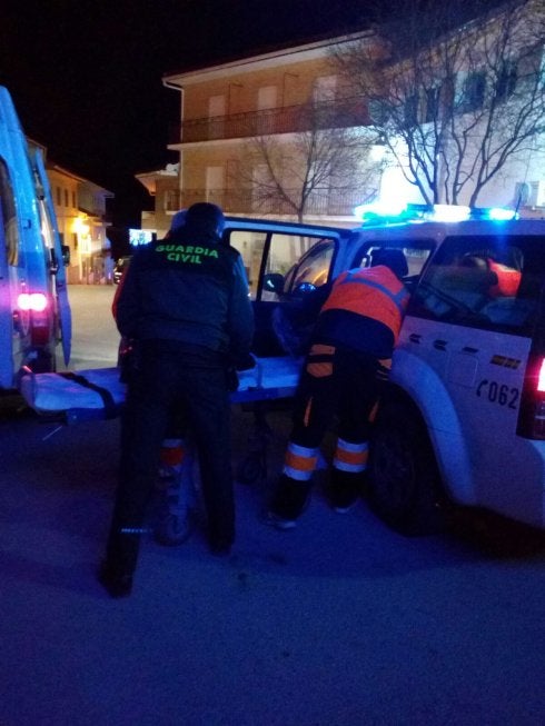 Guardia Civil y la ambulancia el viernes en Domingo Pérez.