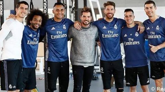Bisbal visita el entrenamiento del Real Madrid