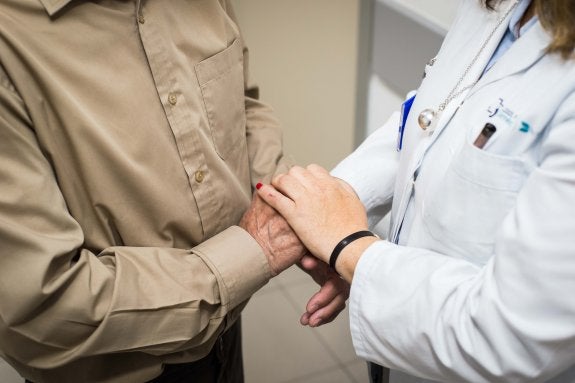 Un total de 2.826 enfermos y 4.140 familiares han sido atendidos en Almería.