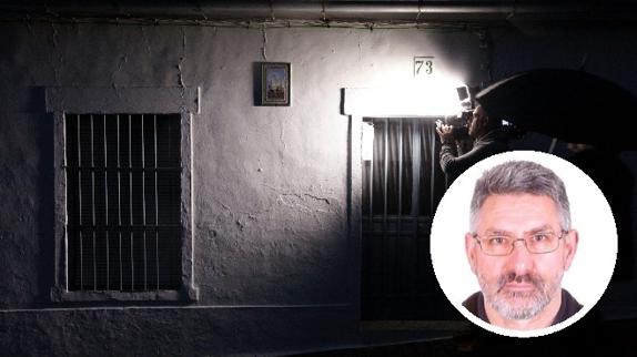 Periodistas ante la casa de Valencia de Alcántara en donde vive la madre del violador de Pirámides...y ahora también el. 