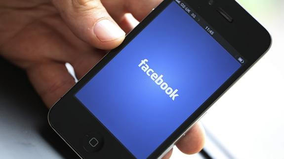 3 razones para que desinstales Facebook de tu móvil